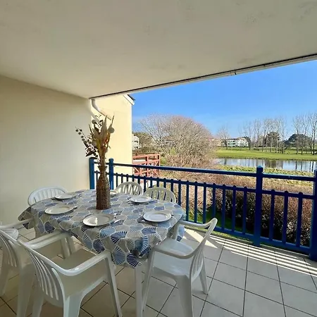 La Perle Vue Sur L'etang Et Le Golf Apartment *
