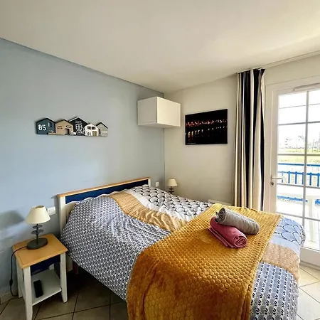 La Perle Vue Sur L'etang Et Le Golf Apartment *