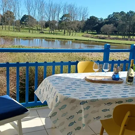La Perle Vue Sur L'etang Et Le Golf