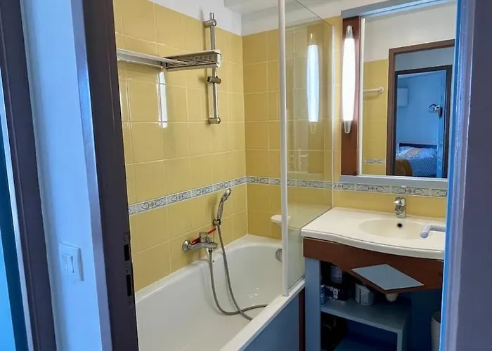 La Perle Vue Sur L'etang Et Le Golf